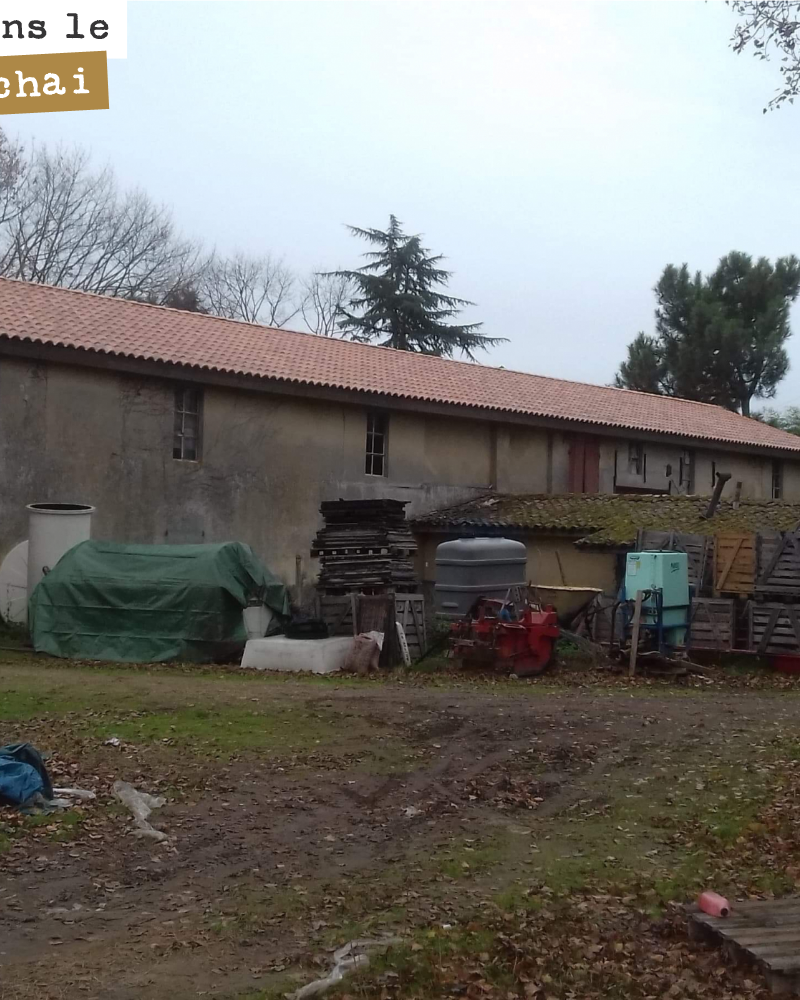 Les travaux sur la toiture dans futur chai d’elevage au Maine sont maintenant terminés.
Il restera à effectuer les travaux d’isolation et les chais seront prêts pour accueillir notre stock en boute...