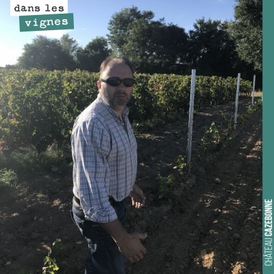 On fait un tour des vignes avec David. Promis la prochaine fois, on vous fait un selfie à 2.