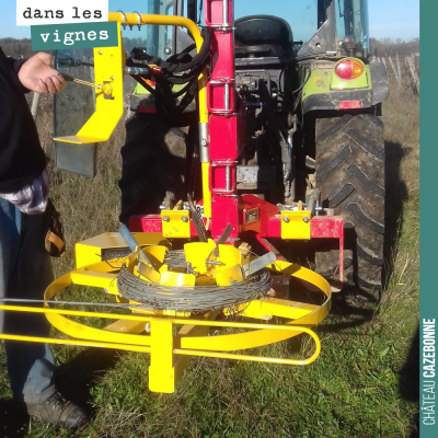 On va arracher une parcelle au Maine. Cette parcelle avait été plantée à 1,5 m d'intervalle entre...