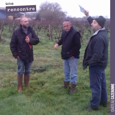 Aujourd'hui, on fait le tour des parcelles pour décider de la stratégie de taille. Olivier nous f...