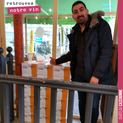 Nabil vient de réceptionner sa commande de Entre amis pour le restaurant de 750g la table de Boul...