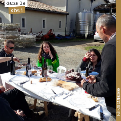 La pause du midi, c'est sacré... Surtout lors d'une journée de mise en bouteilles.