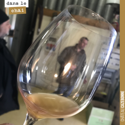 Fabien Lapeyre nous fait déguster son vin de paille issu de vieux pieds d'Ugni blanc. Un liquoreu...