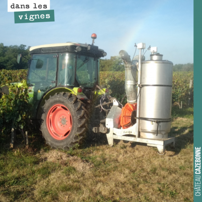 On passe une préparation 501, le matin tôt. Cette préparation de la biodynamie permet d'améliorer...