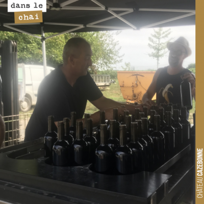 Aujourd'hui, c'est mise en bouteille pour dégager un peu de place pour l'arrivée des rouges. On v...